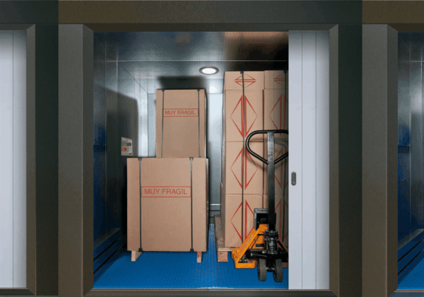 Monte-charge accompagné Hidral EHM 1500